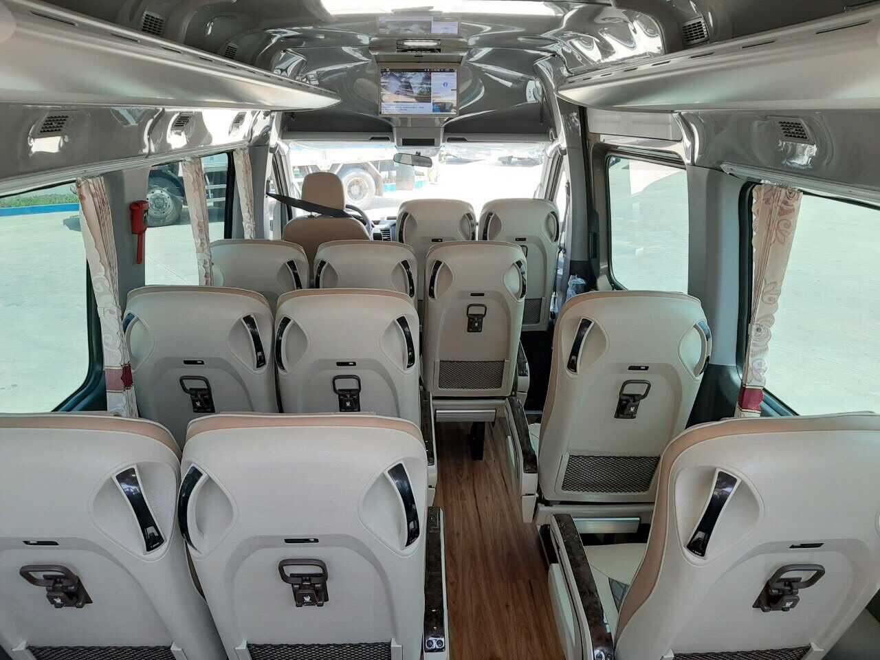 Thuê xe 16 chỗ tại Sài Gòn